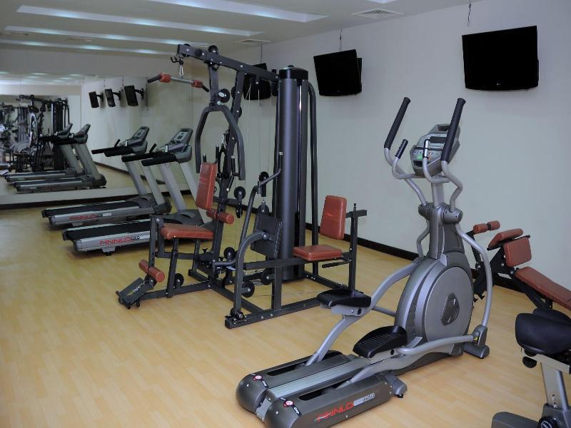 Hotel Doubletree By Hilton Chimkent Extérieur photo