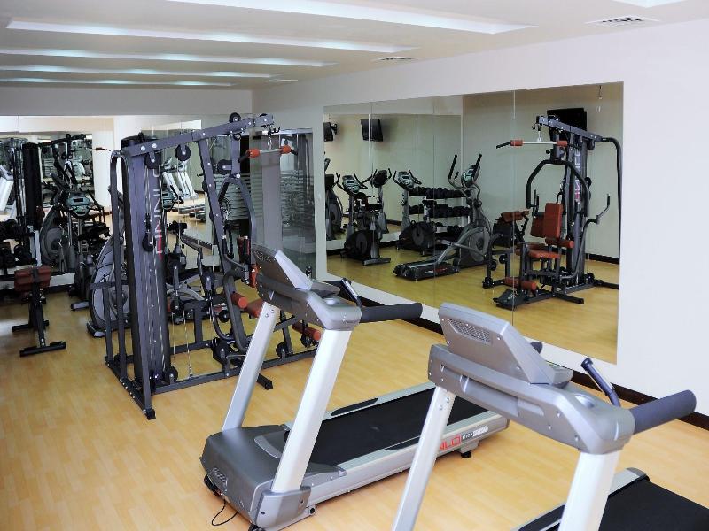 Hotel Doubletree By Hilton Chimkent Extérieur photo
