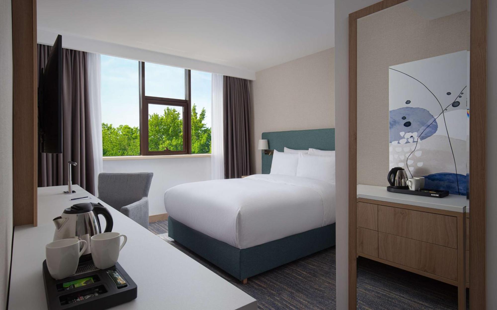 Hotel Doubletree By Hilton Chimkent Extérieur photo