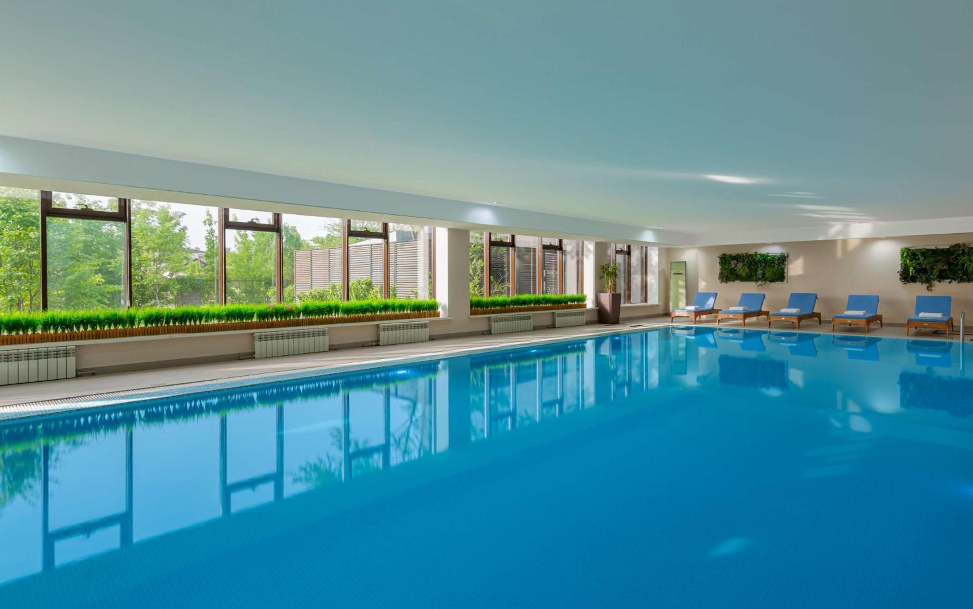 Hotel Doubletree By Hilton Chimkent Extérieur photo