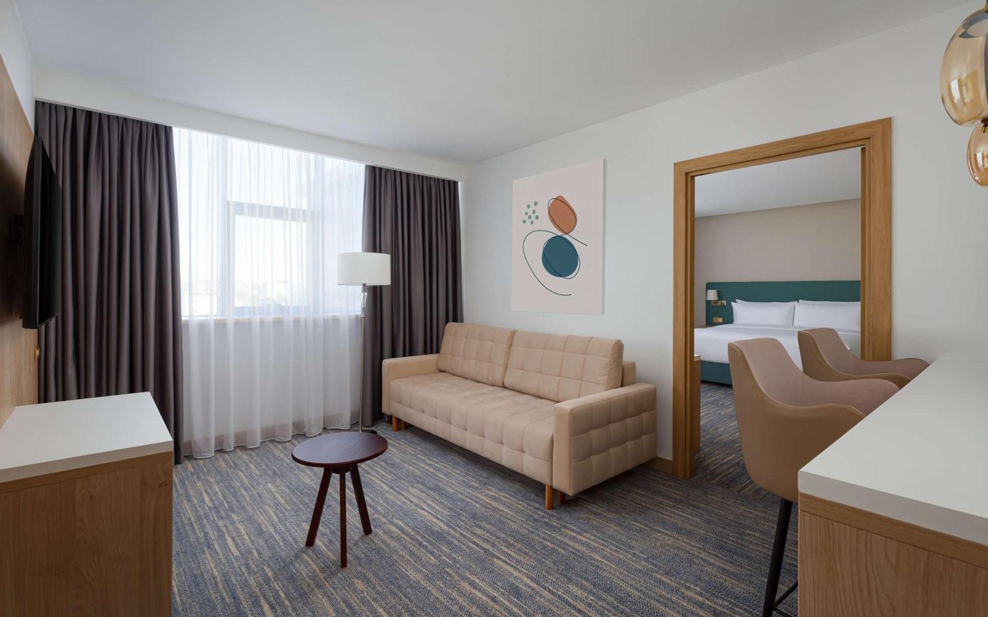 Hotel Doubletree By Hilton Chimkent Extérieur photo