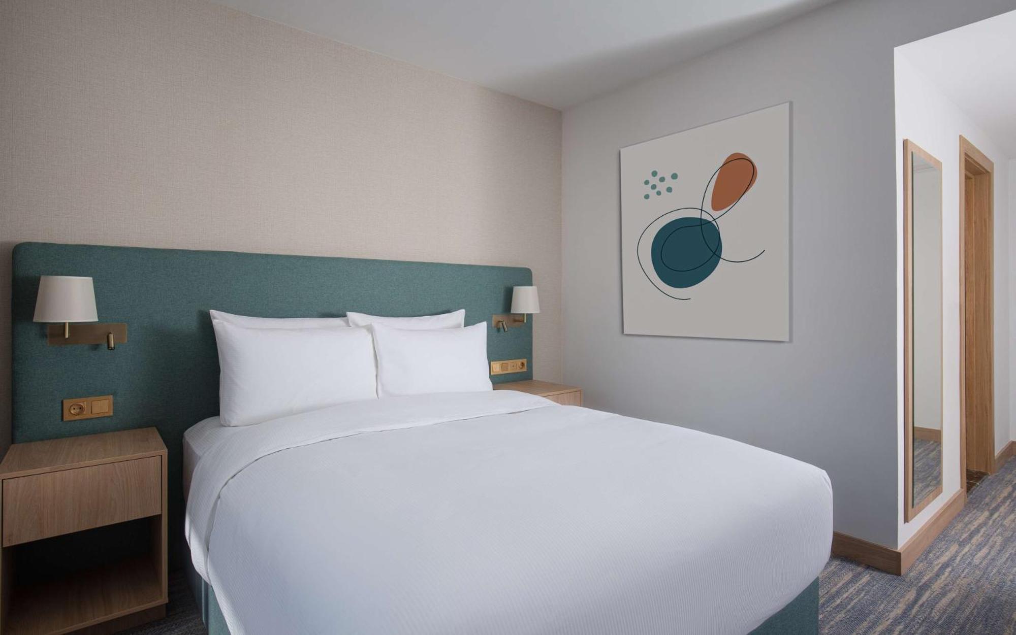 Hotel Doubletree By Hilton Chimkent Extérieur photo