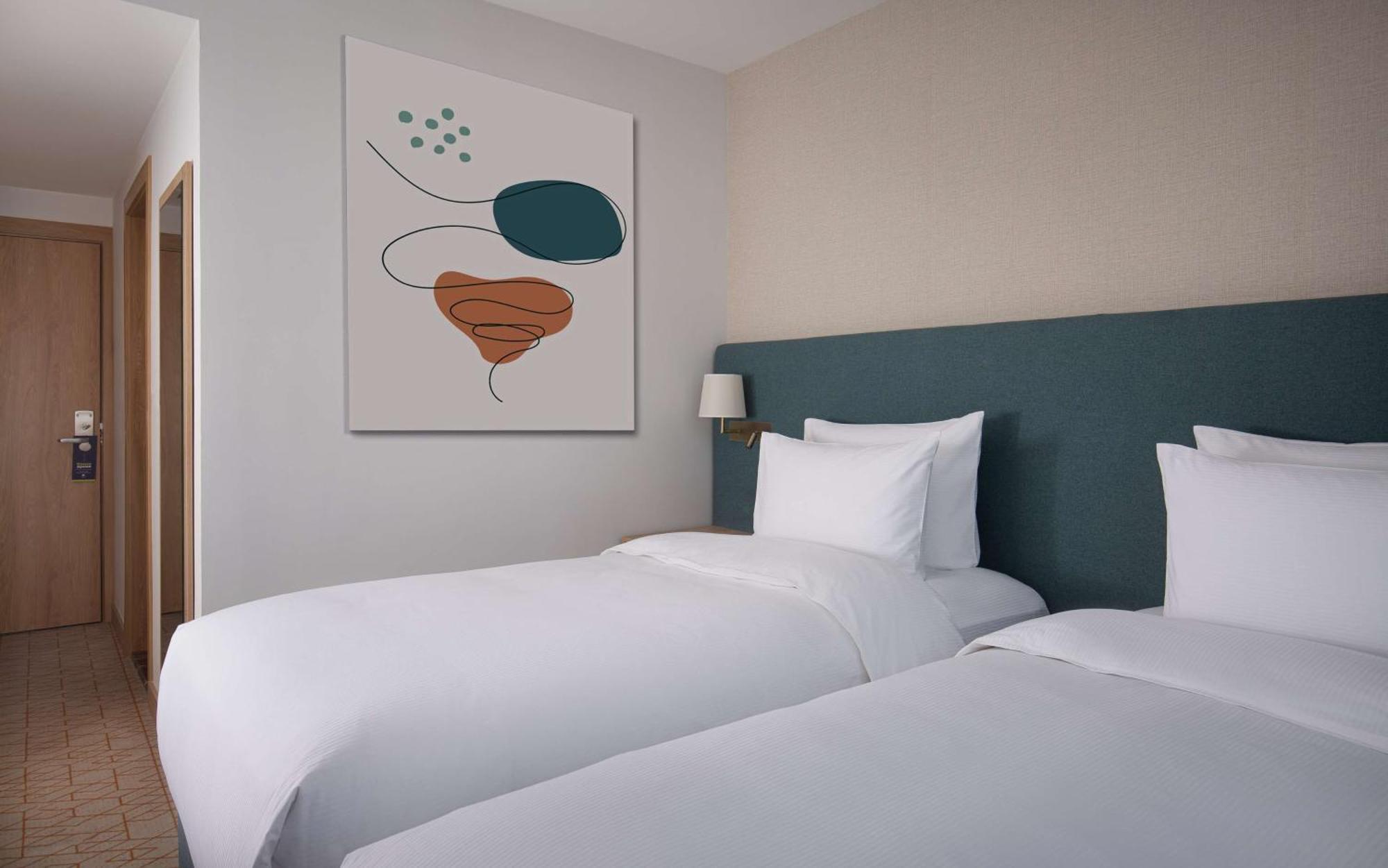 Hotel Doubletree By Hilton Chimkent Extérieur photo