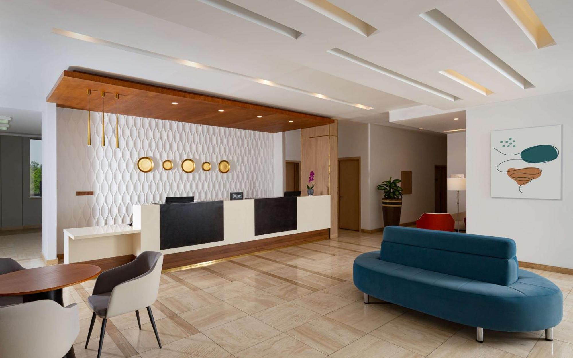 Hotel Doubletree By Hilton Chimkent Extérieur photo