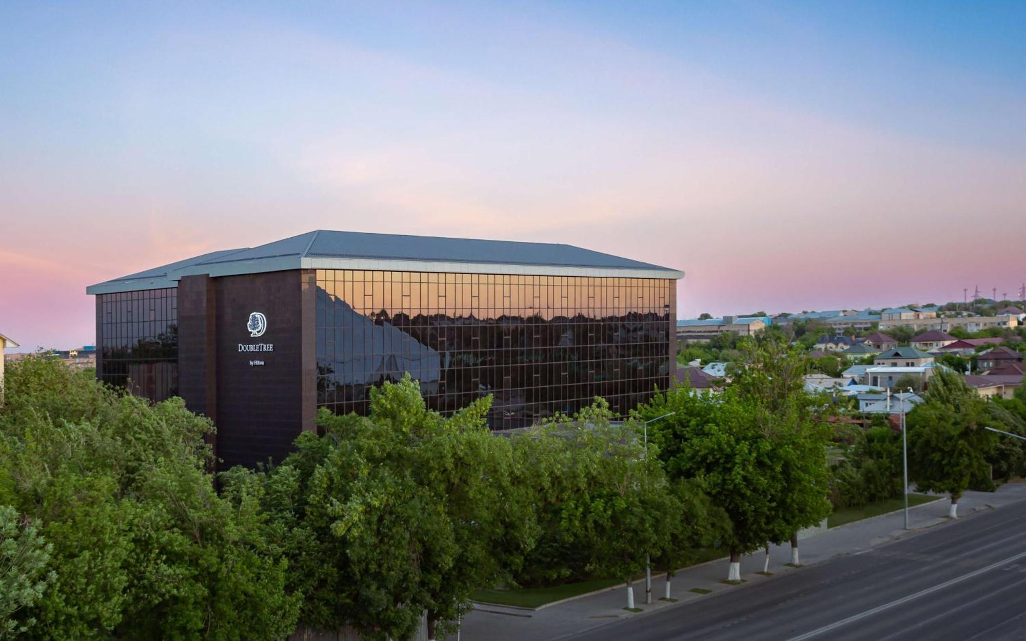 Hotel Doubletree By Hilton Chimkent Extérieur photo
