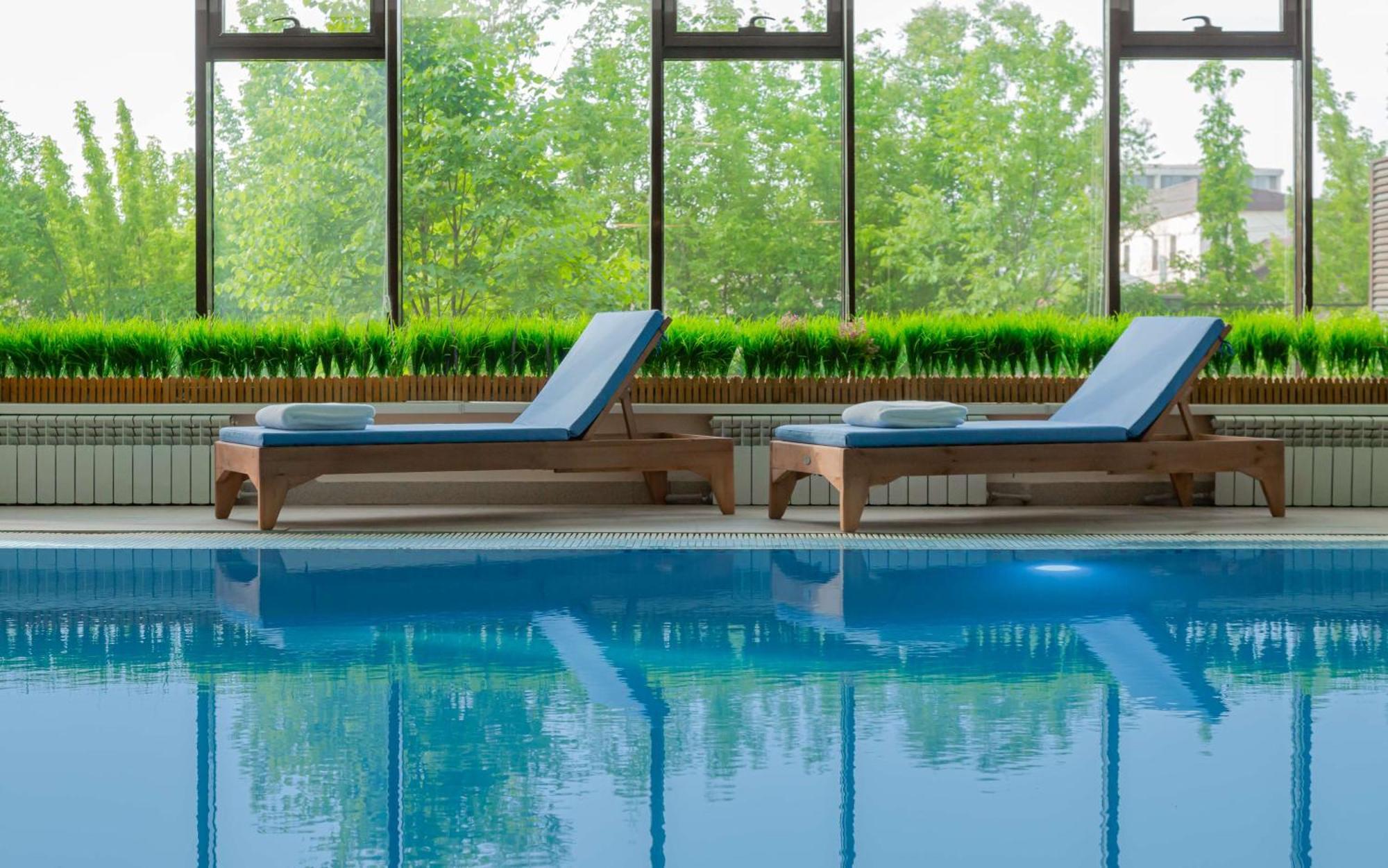 Hotel Doubletree By Hilton Chimkent Extérieur photo